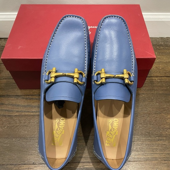 Salvatore Ferragamo Light Blue Gold Buckle Drivers Size 10 - Picture 2 of 12
